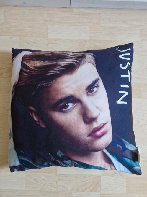 Justin Bieber kussen, Huis en Inrichting, Woonaccessoires | Kussens, Zo goed als nieuw, Vierkant, Ophalen of Verzenden