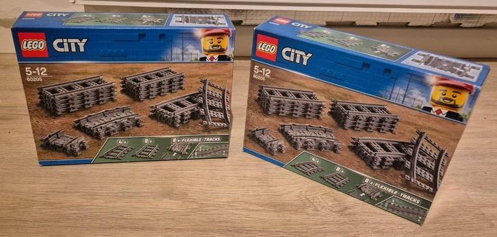 LEGO City Flexibele Treinrails (60205) – 2 sets beschikbaar, Kinderen en Baby's, Speelgoed | Duplo en Lego, Zo goed als nieuw
