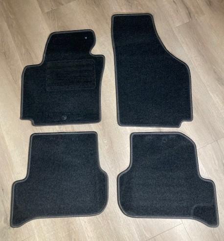 Mattenset voor een Seat Toledo Type 5P, Auto-onderdelen, Interieur en Bekleding, Seat, Nieuw, Ophalen of Verzenden
