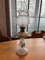 Antieke olielamp van glas met bloemmotief, Ophalen
