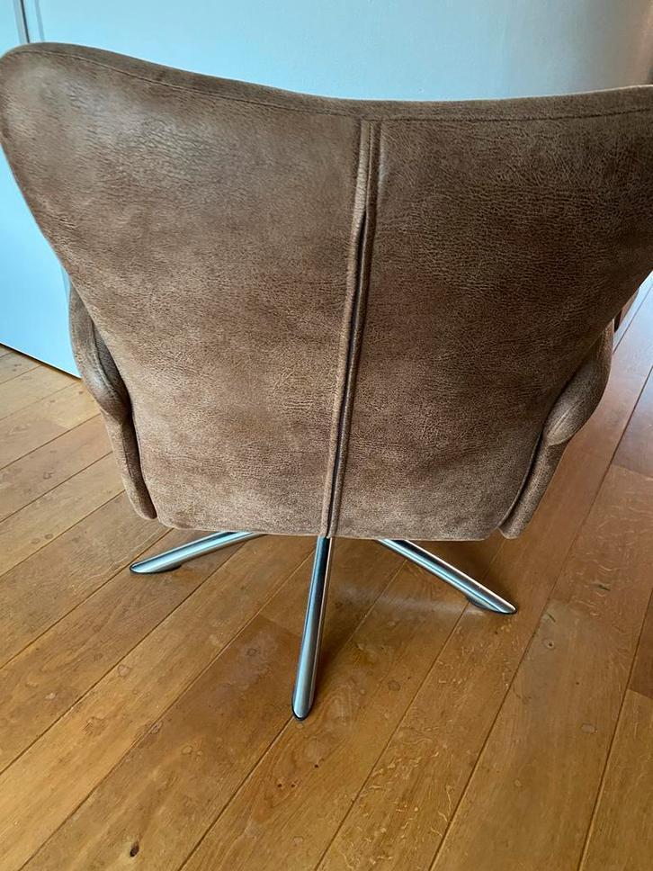 Bruin leren draaistoel - Relaxfauteuil, Huis en Inrichting, Fauteuils, Zo goed als nieuw, Leer, 50 tot 75 cm, Minder dan 75 cm