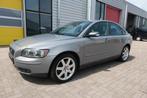 Volvo S40 2.4 Momentum, Auto's, Volvo, Voorwielaandrijving, Gebruikt, Zwart, 700 kg