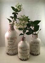 Vazen van keramiek met mooie quotes (wit met brons), Minder dan 50 cm, Nieuw, Ophalen of Verzenden, Wit