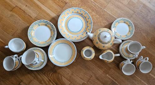 Te koop: fleurig compleet + onbeschadigd 6-persoons servies!, Huis en Inrichting, Keuken | Servies, Zo goed als nieuw, Compleet servies