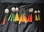 22 delig vintage bestek geel rood groen 18/10 rhodos, Ophalen of Verzenden, Zo goed als nieuw