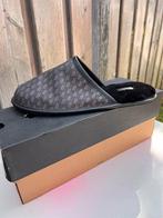 UGG pantoffel maat 44 NIEUW, UGG, Zwart, Nieuw, Ophalen of Verzenden