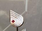 Vintage zilveren draagspeld met Rode Kruis, 4 tot 7 cm, Gebruikt, Ophalen of Verzenden, Rood
