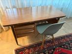 Vintage vrijstaand Deens/ Scandinavisch bureau in teak, Huis en Inrichting, Bureaus, Gebruikt, Ophalen, Bureau