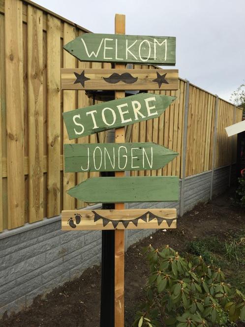 Geboortebord Wegwijzerbord Pijlenbord huren STOERE jongen, Kinderen en Baby's, Kraamcadeaus en Geboorteborden, Zo goed als nieuw