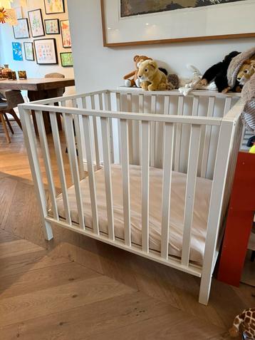 Beige TWF Fleur baby box - incl matras + 2x beige lakens beschikbaar voor biedingen