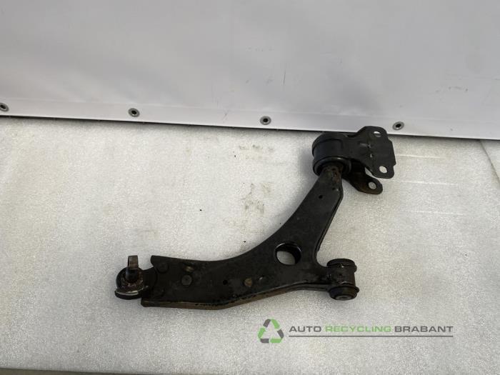 Draagarm rechts-voor van een Ford Focus, Gebruikt, -, -, Ophalen of Verzenden