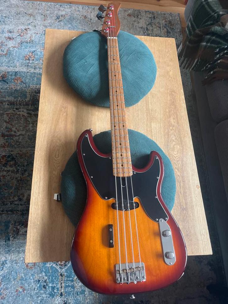Sire D5 Basgitaar, Muziek en Instrumenten, Snaarinstrumenten | Gitaren | Bas, Gebruikt, Elektrisch, Ophalen