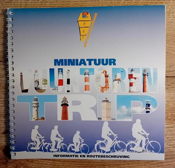Vuurtorens in miniatuur (Brandaris 400 jaar), Boeken, Kunst en Cultuur | Architectuur, Zo goed als nieuw, Architectuur algemeen
