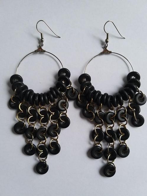 Vintage 80'er jaren zwarte kraaltjes hang oorbellen, Sieraden, Tassen en Uiterlijk, Oorbellen, Gebruikt, Hangers, Overige materialen