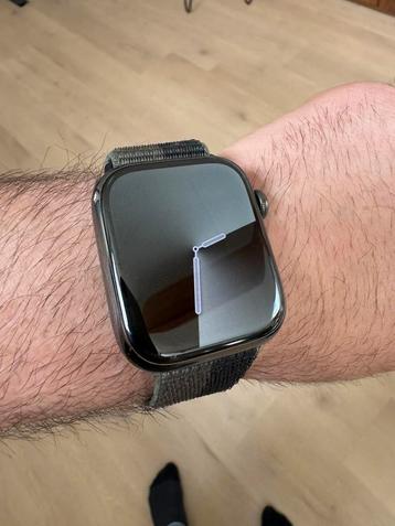 Apple Watch Serie 7 Graphite Stainless Steel 45mm Cellular beschikbaar voor biedingen