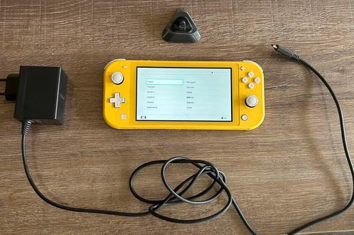 ️ Nintendo switch lite ||  geel || accessoires || krasvrij, Spelcomputers en Games, Spelcomputers | Nintendo Switch Lite, Zo goed als nieuw