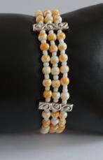 Mooie armband in wit en geel met sierlijke verdelers, Ophalen of Verzenden, Nieuw, Geel