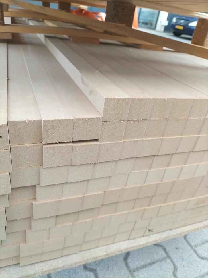 MDF Balkjes 4x3(,5) cm - 3 Meter - 400 Stuks, Doe-het-zelf en Verbouw, Hout en Planken, Nieuw, Balk, Overige houtsoorten, 300 cm of meer