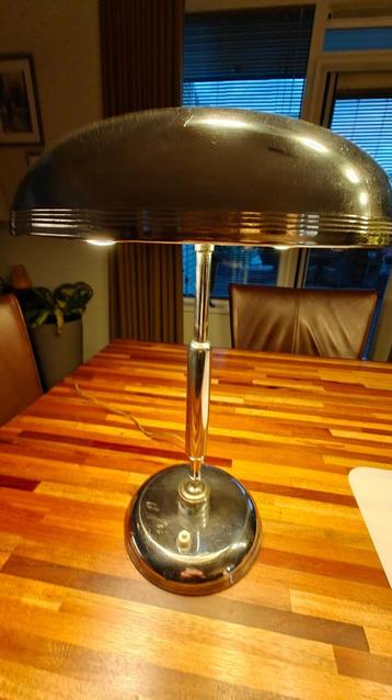 Italiaanse vintage design tafellamp uit 1940 beschikbaar voor biedingen