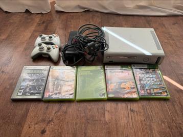 Xbox 360 + 2 controllers + spellen beschikbaar voor biedingen