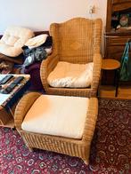 Rotan fauteuil met voetenbank, Huis en Inrichting, Ophalen, Minder dan 75 cm, Riet of Rotan, Zo goed als nieuw
