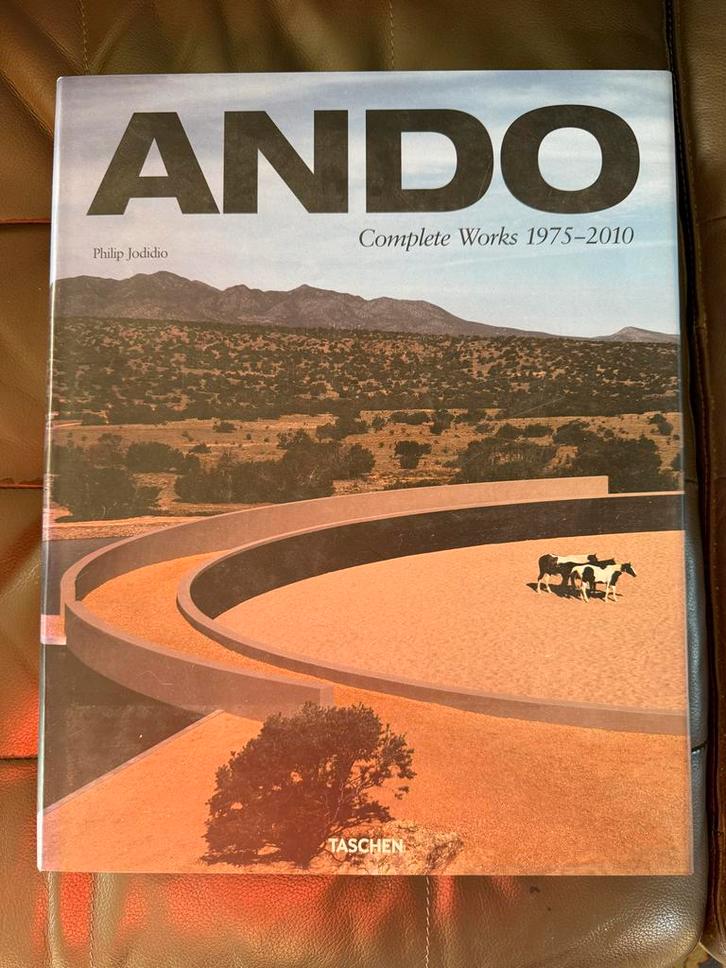 Ando - Complete Works 1975-2010, Boeken, Kunst en Cultuur | Architectuur, Gelezen, Architecten, Ophalen of Verzenden