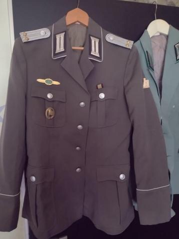 DDR jas met emblemen beschikbaar voor biedingen