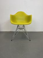 2 Vitra Eames DAR stoel Mosterd eifel onderstel, Twee, Niet ingevuld, Zo goed als nieuw, Niet ingevuld