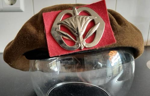 Pet en Baret en schuitje Landmacht, luchtmacht enz., Verzamelen, Militaria | Algemeen, Landmacht, Helm of Baret, Nederland, Ophalen of Verzenden
