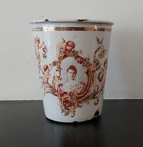 Emaille beker koningin Wilhelmina inhuldiging 1898, Verzamelen, Koninklijk Huis en Royalty, Gebruikt, Overige typen, Nederland
