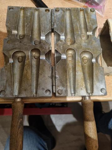 een mal om zelf lood te gieten €27 INCLUSIEF VERZENDEN beschikbaar voor biedingen