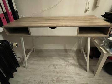 Bureau beschikbaar voor biedingen