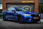 BMW 5-serie M5 F90 Schuifdak Marina Blue 22'' Vossen Downpip, Auto's, BMW, Automaat, Gebruikt, 2000 kg, 109 €/maand