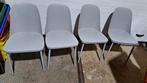 4 mooie kunststof stoelen, met metalen onderstel ZGAN, Ophalen, Zo goed als nieuw, Wit, Kunststof
