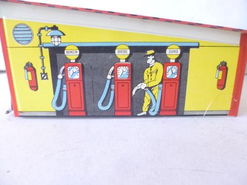 Kovap blikken Garage 15x15x6cm nieuw in doos voor modelauto., Hobby en Vrije tijd, Modelauto's | 1:43, Nieuw, Overige typen, Overige merken