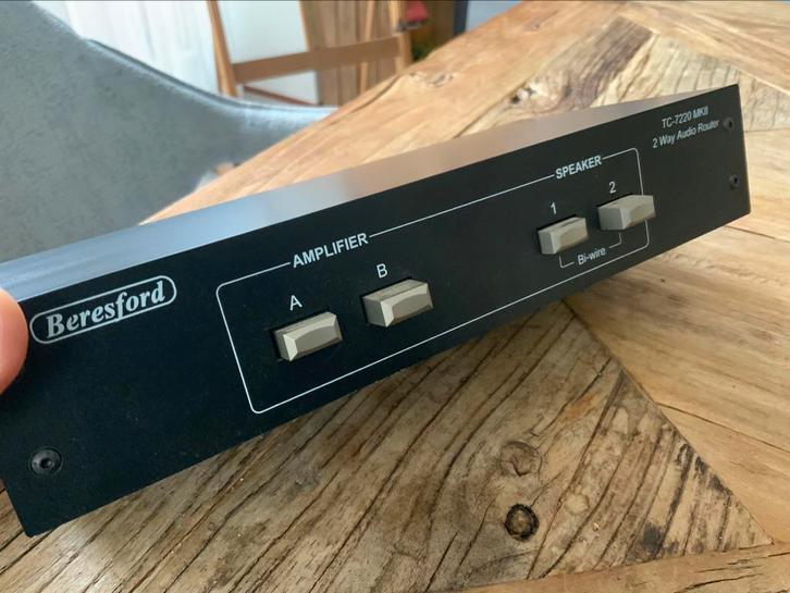 Beresford TC-7220 MKII - Speaker-amp switch, Audio, Tv en Foto, Audiokabels en Televisiekabels, Luidsprekerkabel, Minder dan 2 meter