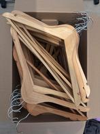 Houten Kledinghangers - Doos Vol!, Kleding | Dames, Kledinghangers, Ophalen of Verzenden, Gebruikt, Hout, Kinderen en Volwassenen