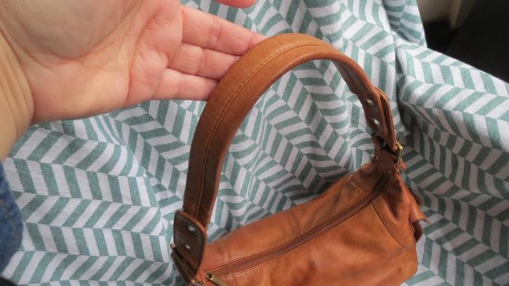My Lady leren tas, caramel kleur, schoudertas, 7 vakken, Sieraden, Tassen en Uiterlijk, Tassen | Damestassen, Gebruikt, Schoudertasje