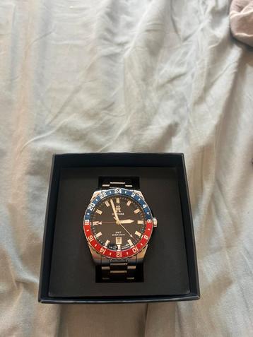 Tommy hilfiger gmt beschikbaar voor biedingen