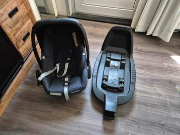Nette MaxiCosi Rock I-size + Familyfix 2 isofix systeem beschikbaar voor biedingen