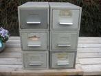 Zes metalen archiefbakken., Ophalen