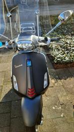 Vespa Sprint Grijs, Fietsen en Brommers, Scooters | Vespa, Ophalen, Zo goed als nieuw