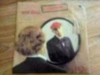 Singles vinyl .Drukwerk: wat dom, Ophalen of Verzenden, Gebruikt, Nederlandstalig