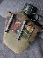 Mooie leger veldfles, militaire drinkfles in nette staat..., Antiek en Kunst, Curiosa en Brocante, Ophalen of Verzenden