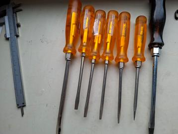 Platte schroevedraaiers beschikbaar voor biedingen