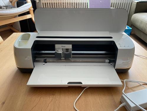 Cricut Maker Champagne met veel extra accessoires, Hobby en Vrije tijd, Knutselen, Gebruikt, Gereedschap of Toebehoren, Ophalen of Verzenden