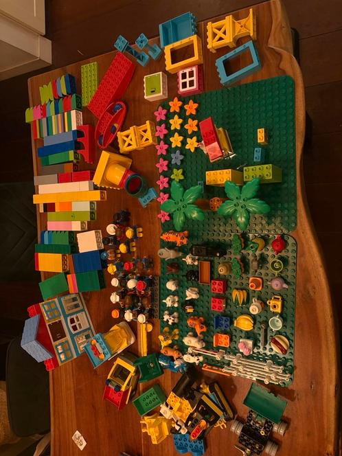 Grote bak met veel duplo, Kinderen en Baby's, Speelgoed | Duplo en Lego, Zo goed als nieuw, Duplo, Ophalen of Verzenden
