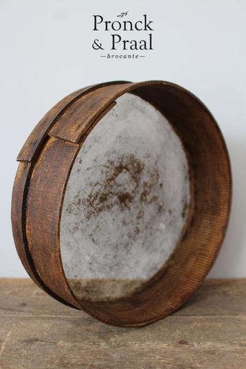 Oude brocante houten meelzeef *Pronck & Praal* beschikbaar voor biedingen