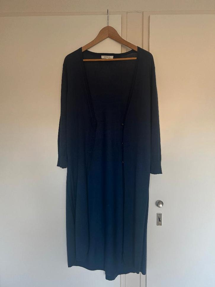 Donkerblauw, dun, lang vest Sandwich maat M, Kleding | Dames, Truien en Vesten, Zo goed als nieuw, Maat 38/40 (M), Blauw, Ophalen of Verzenden