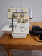 Bernina lockmachine met toebehoren, Hobby en Vrije tijd, Naaimachines en Toebehoren, Ophalen, Zo goed als nieuw, Lockmachine, Bernina